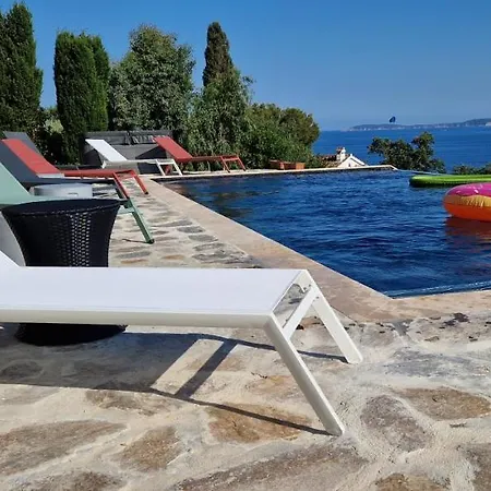 Villa Splendide Vue 180° à 500 M De La Le Lavandou